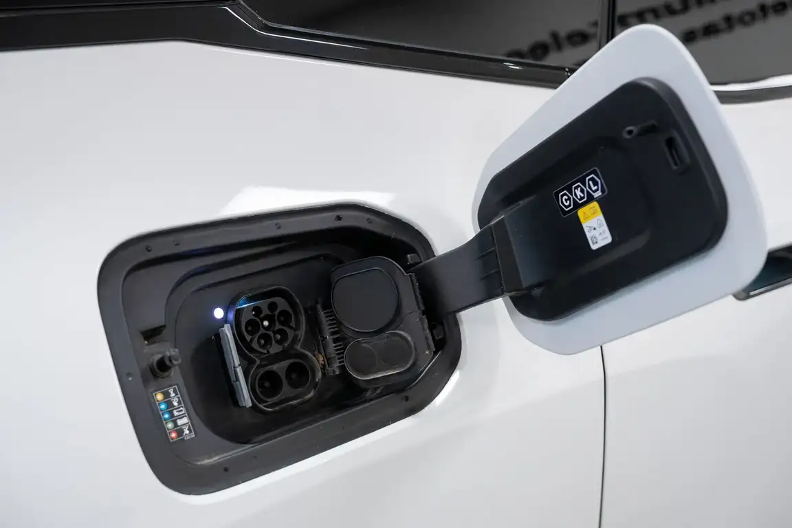 BMW IX