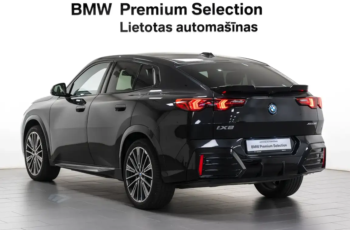 BMW IX