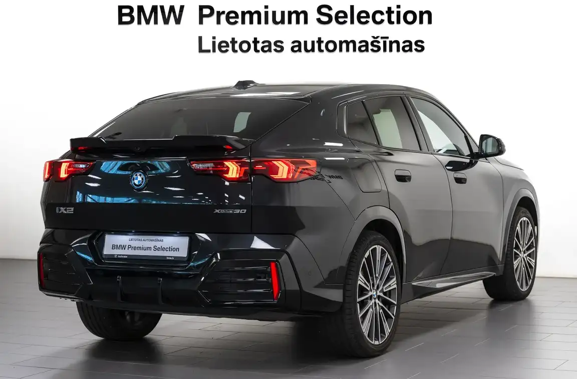 BMW IX