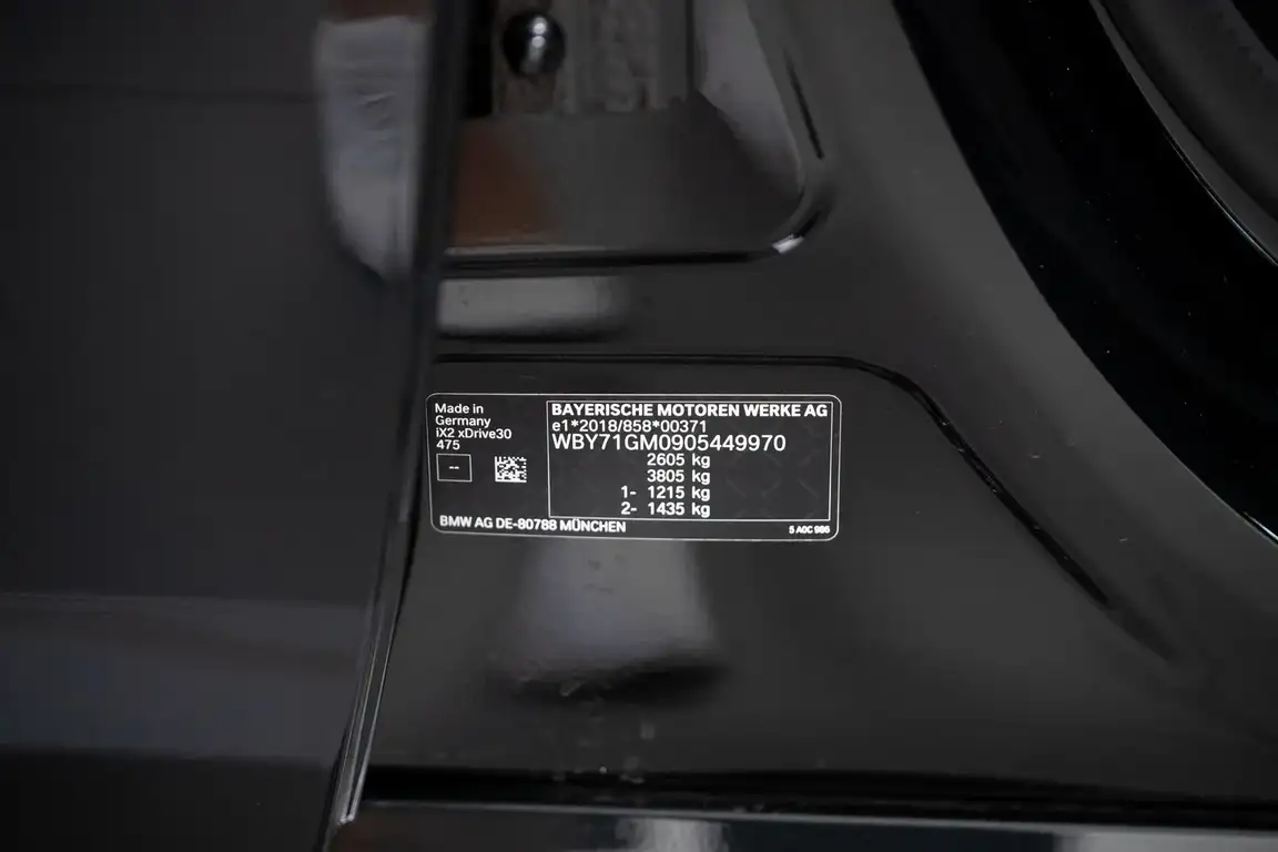 BMW IX