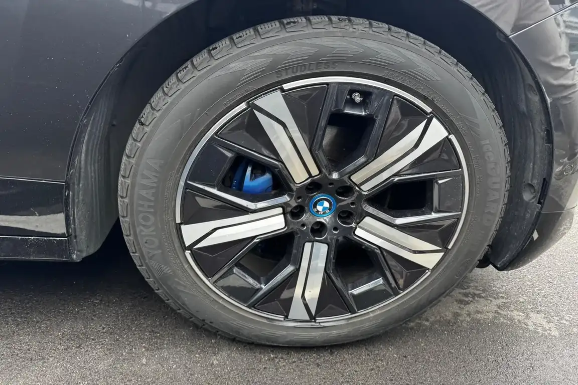 BMW IX