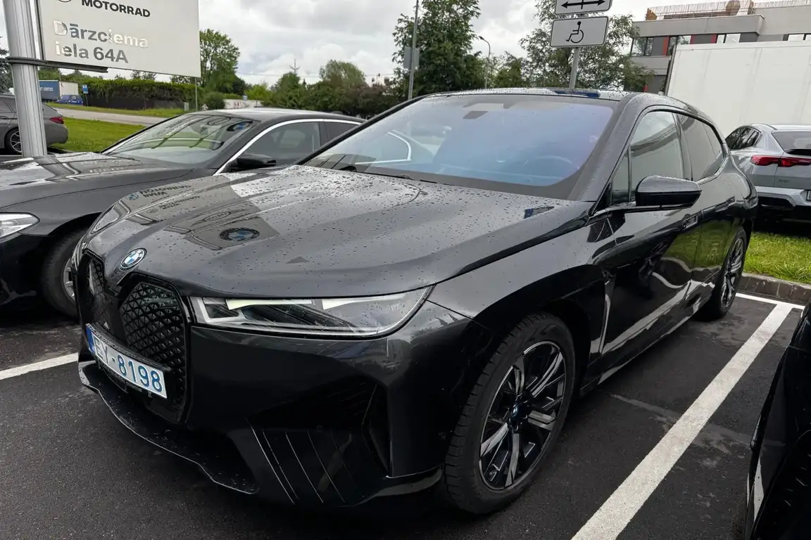 BMW IX