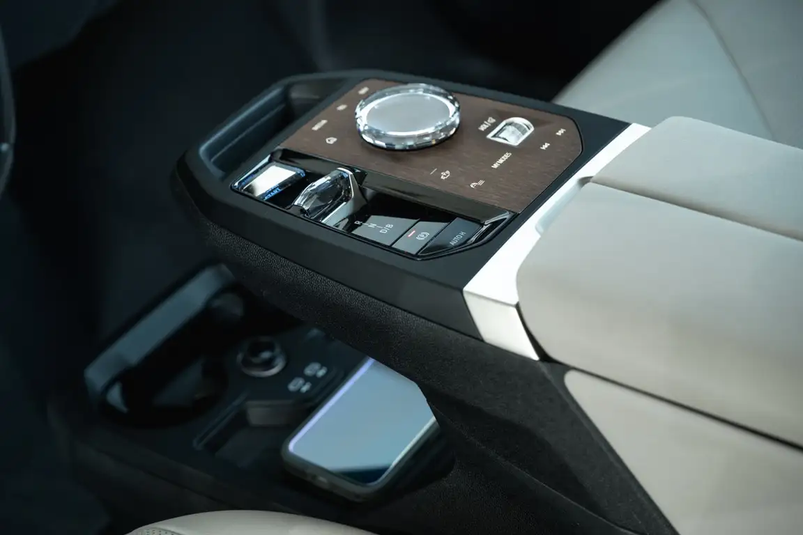BMW IX