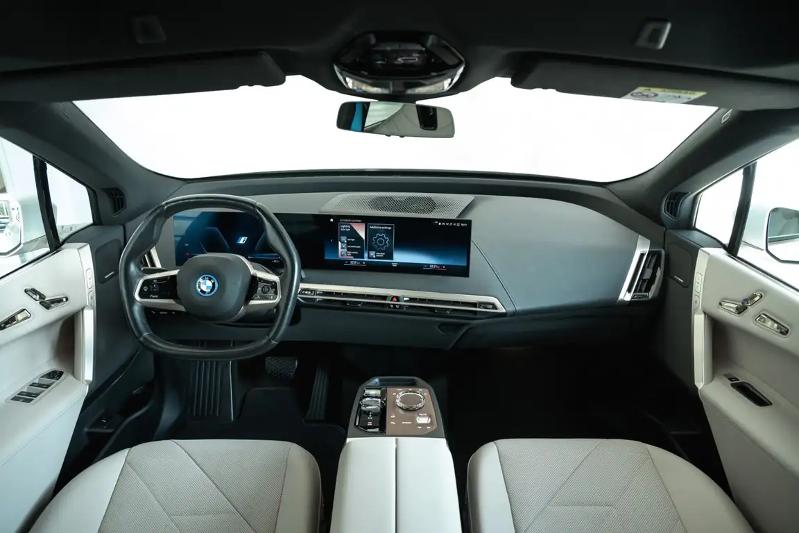 BMW IX
