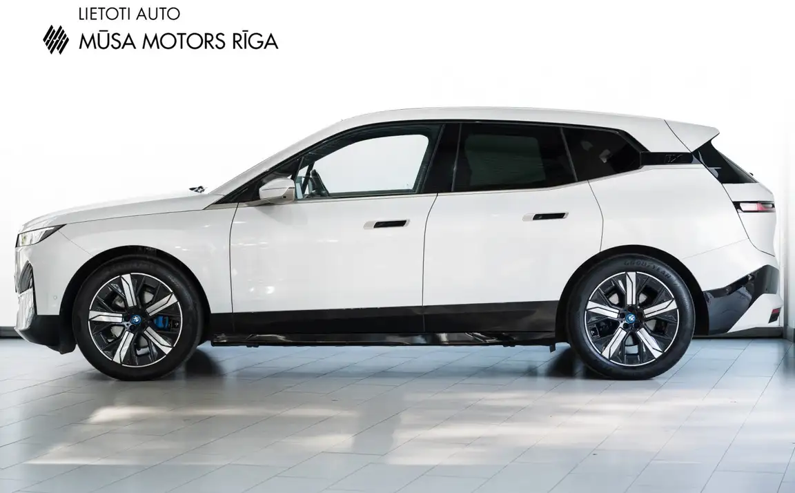 BMW IX