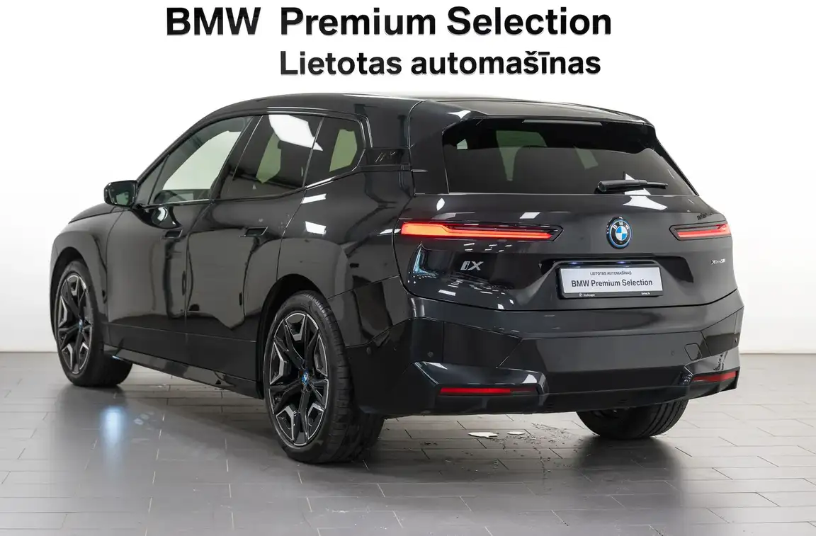 BMW IX