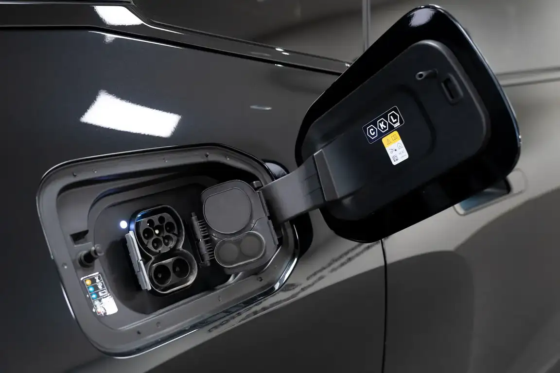 BMW IX