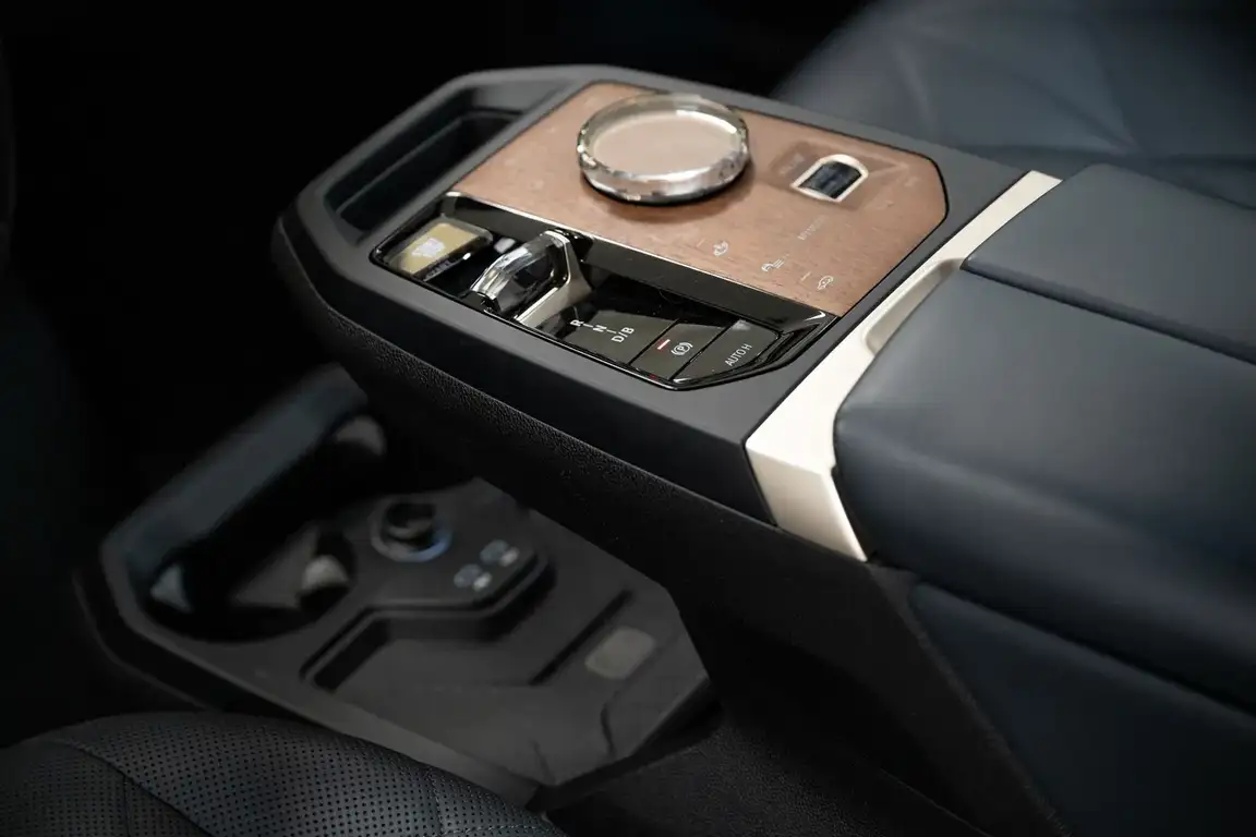 BMW IX