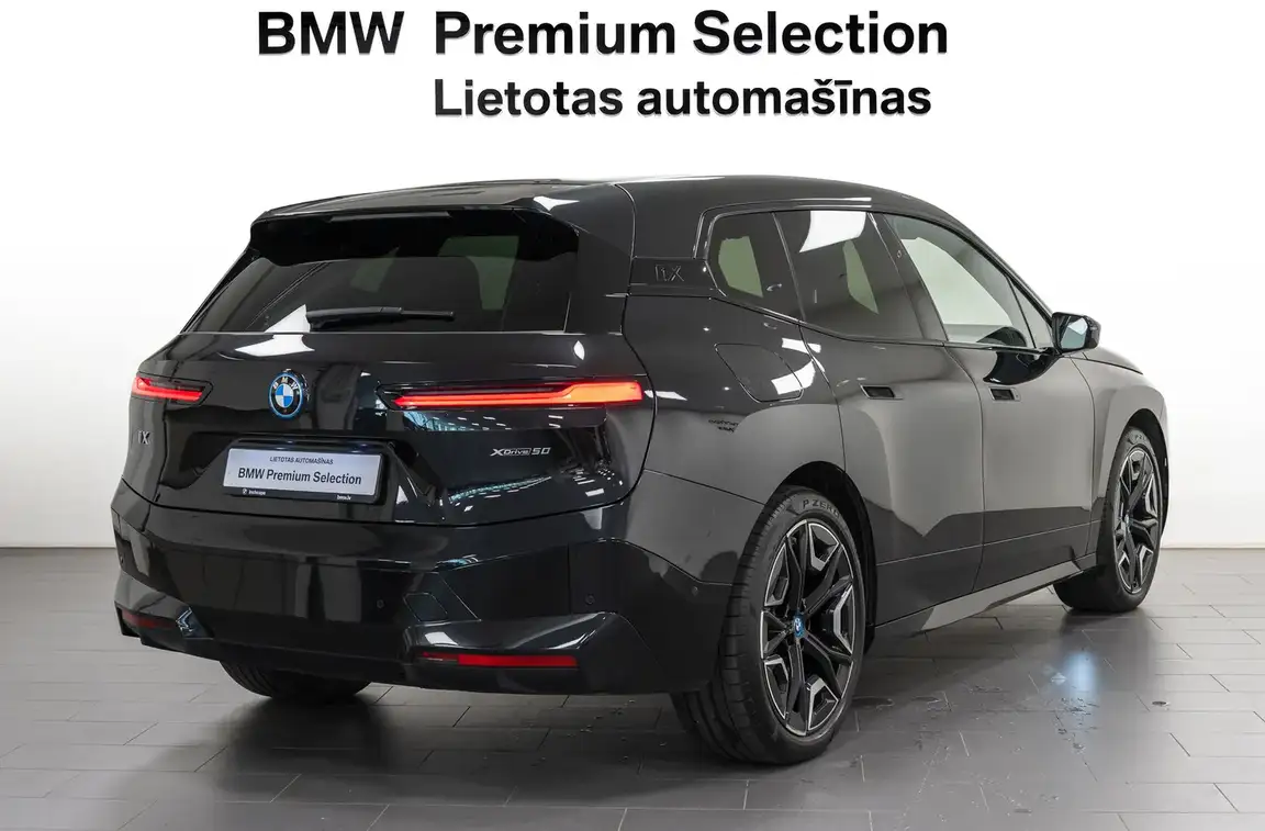 BMW IX