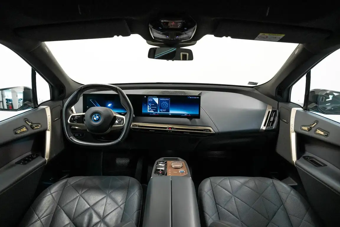 BMW IX
