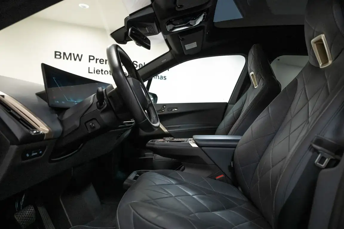 BMW IX
