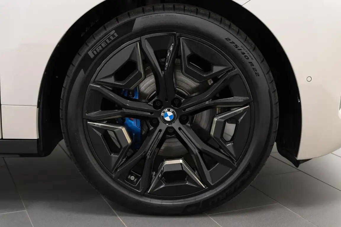 BMW IX