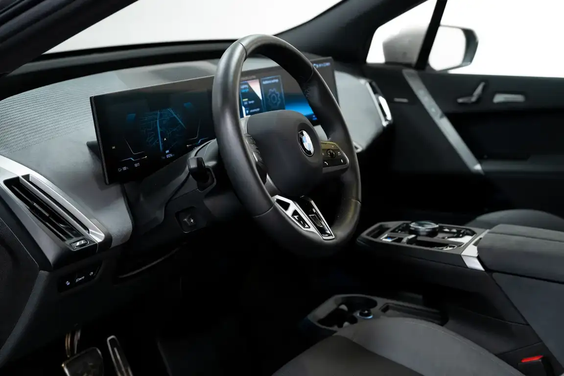 BMW IX