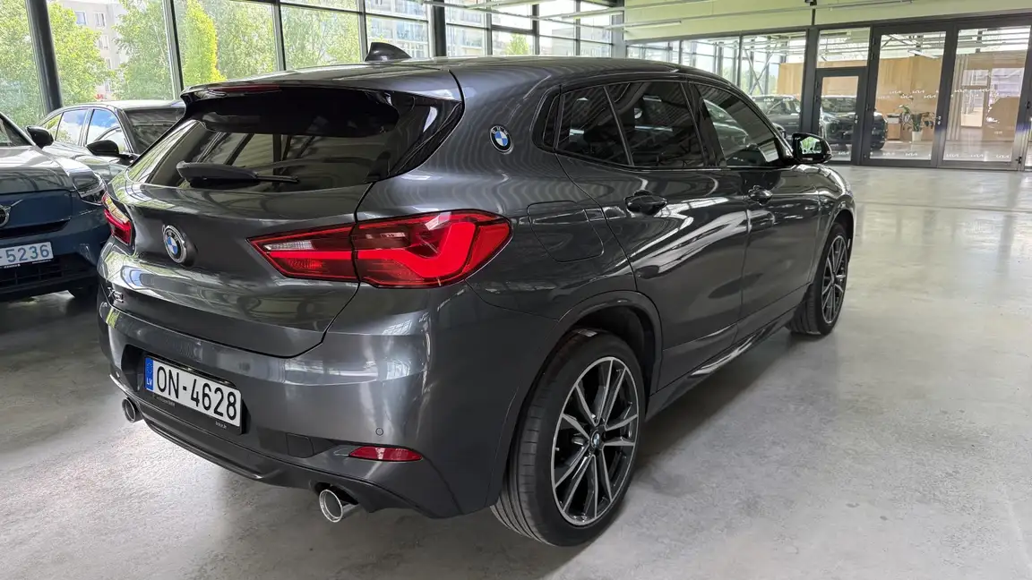 BMW X2