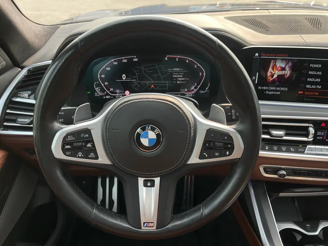 BMW X7