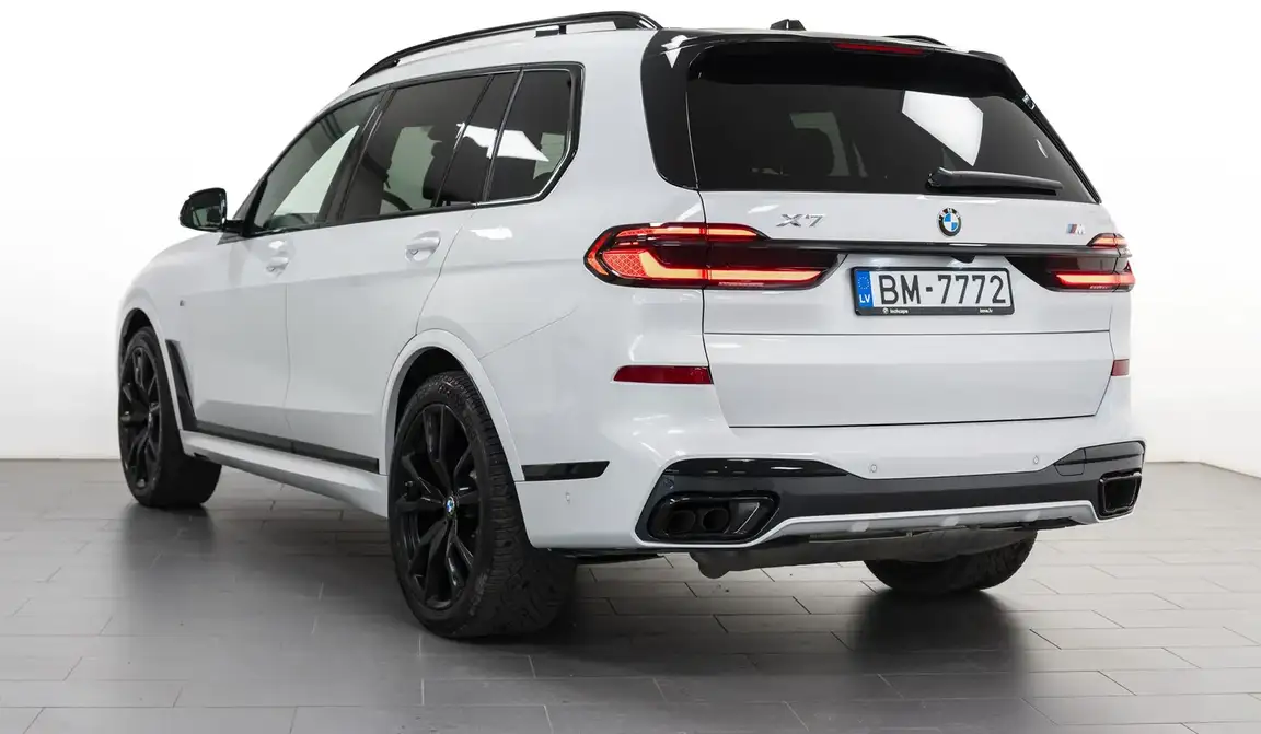 BMW X7