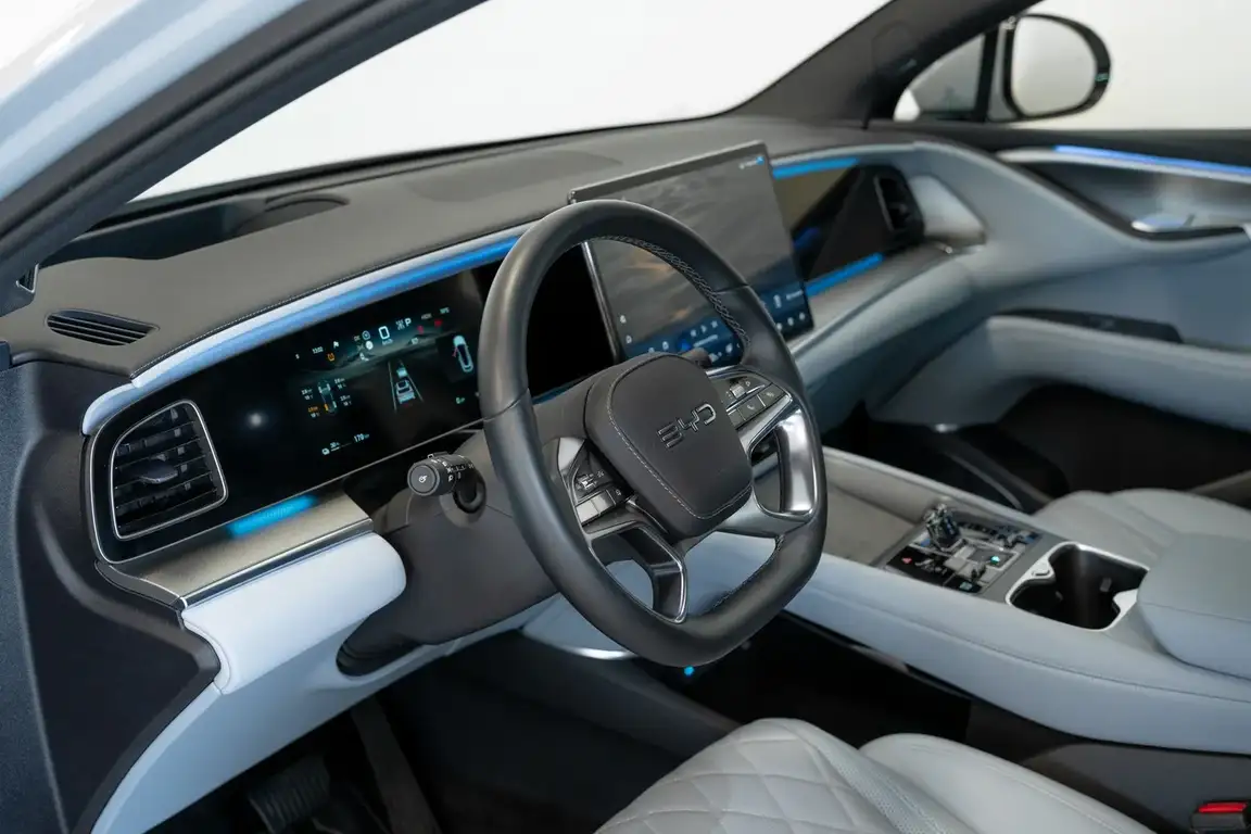 BYD SEALION 7
