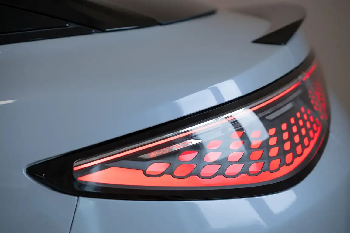 BYD SEALION 7