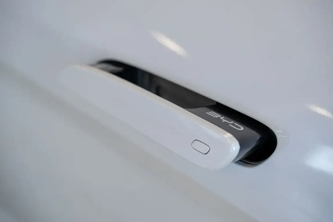 BYD SEALION 7