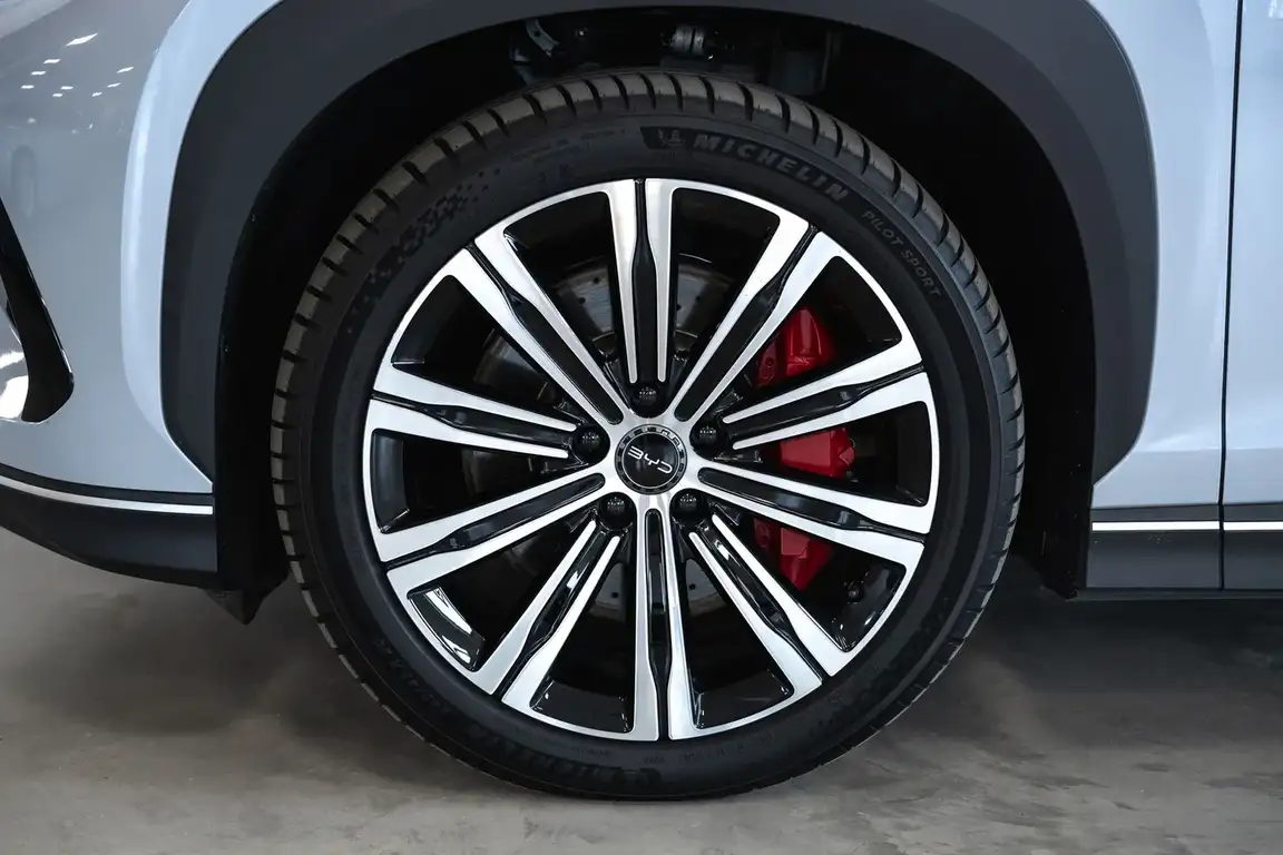 BYD SEALION 7