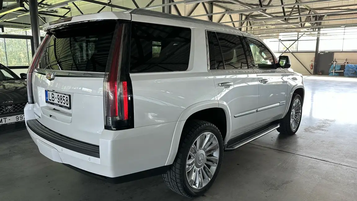 CADILLAC ESCALADE