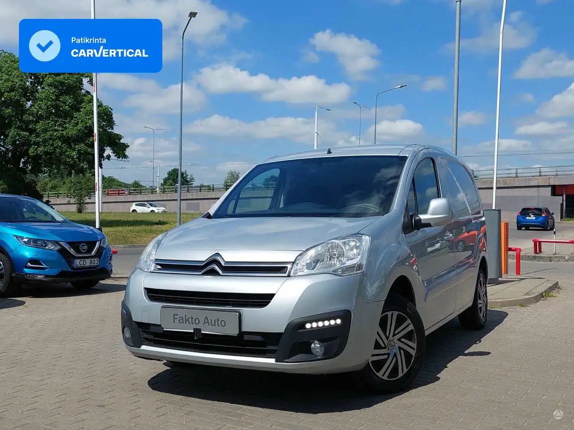 Citroën Berlingo BlueHDi 100 L1 Feel N1 - Бус - 2023 - 3 км - Дизель -  1.499 л - Механическая - FWD 24.040 €