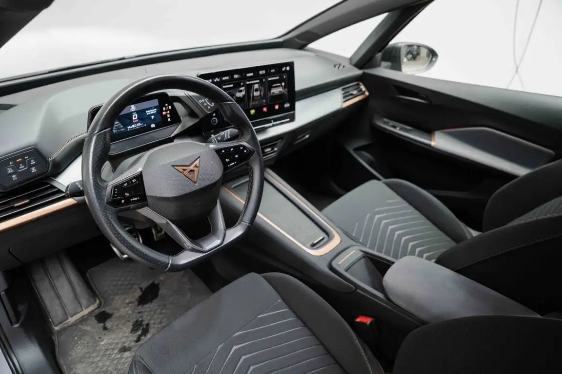CUPRA BORN