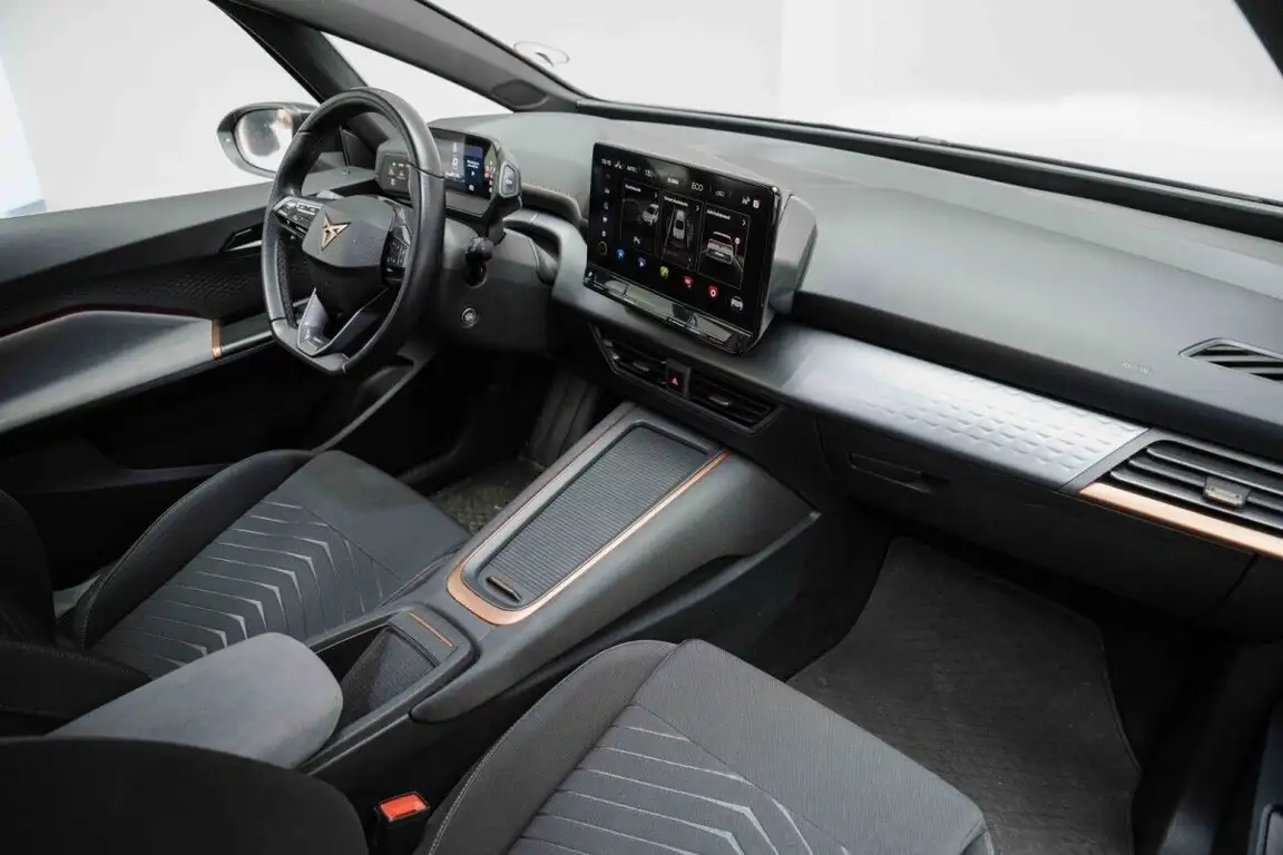CUPRA BORN