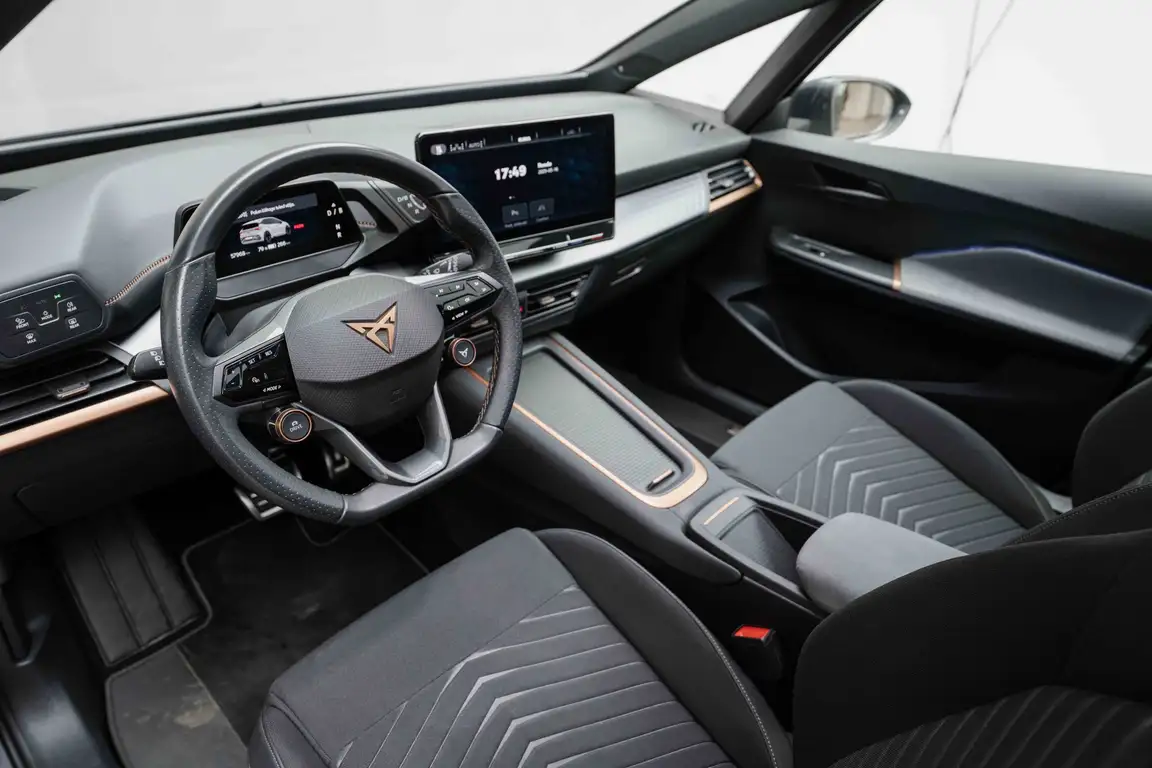 CUPRA BORN