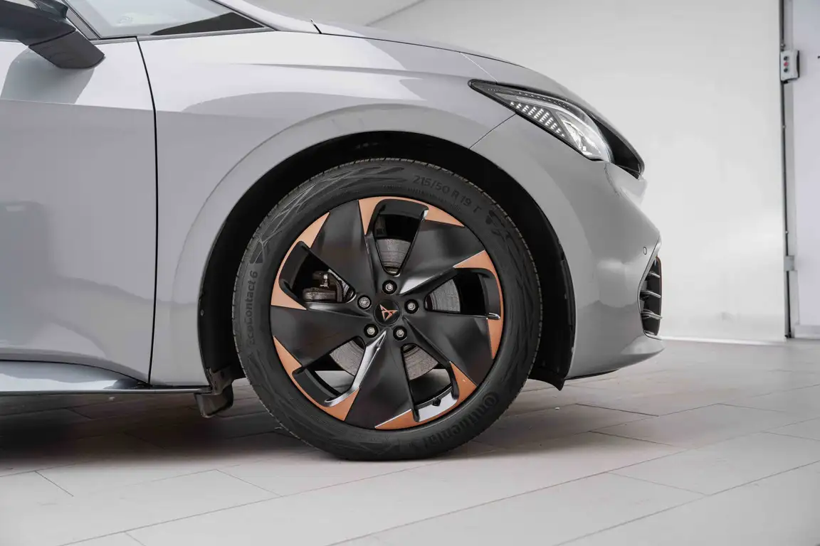 CUPRA BORN