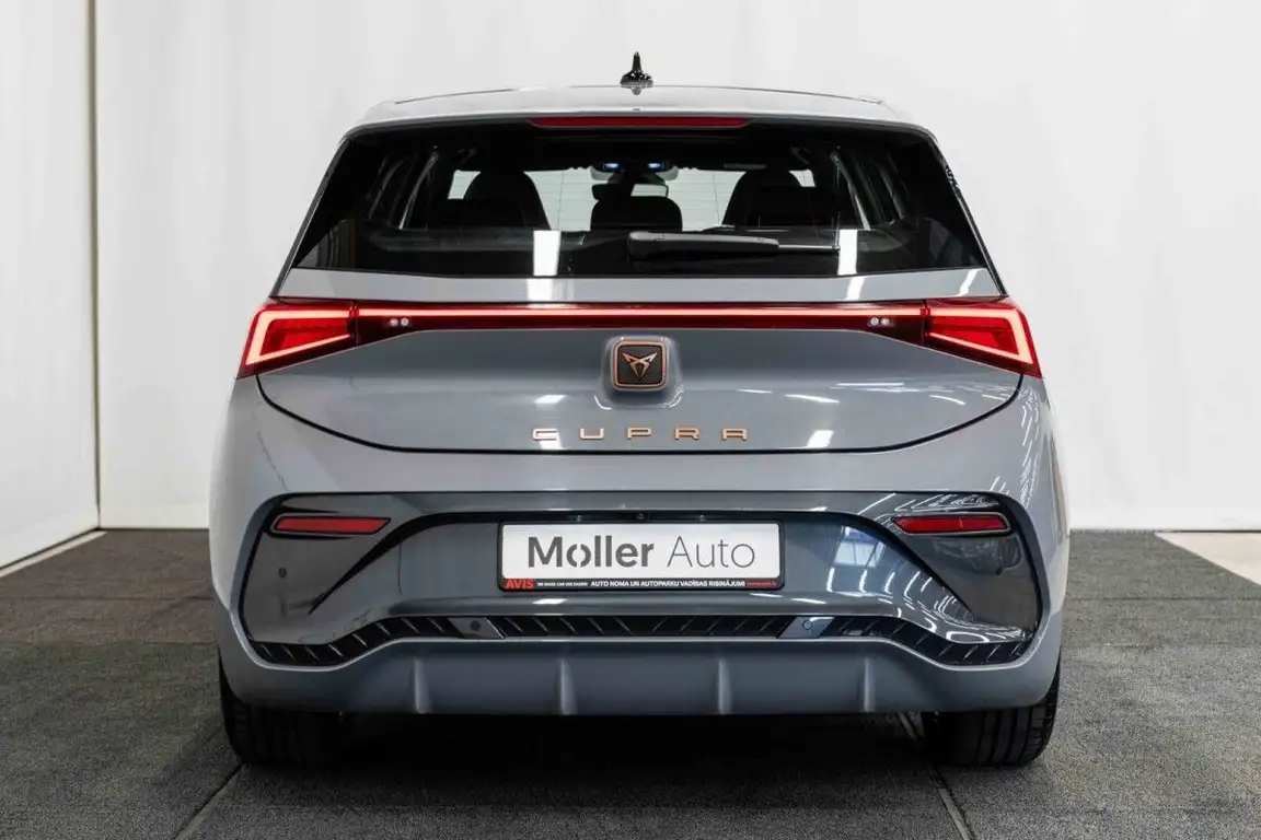 CUPRA BORN