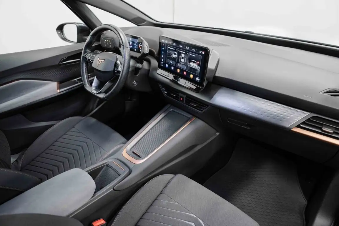 CUPRA BORN