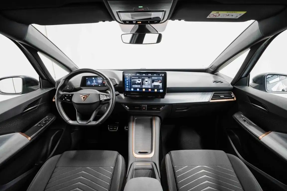 CUPRA BORN