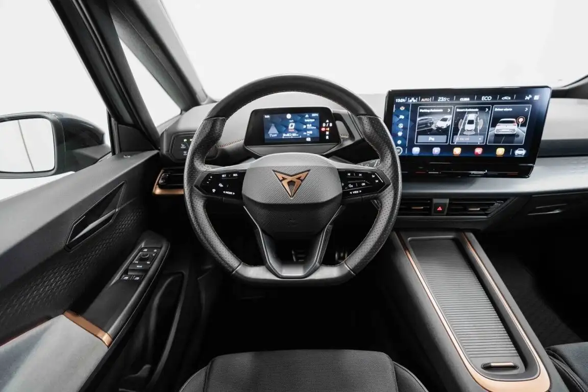 CUPRA BORN