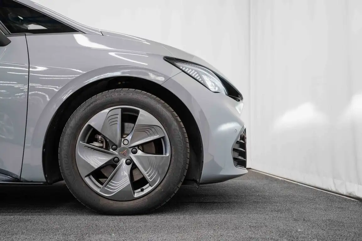 CUPRA BORN