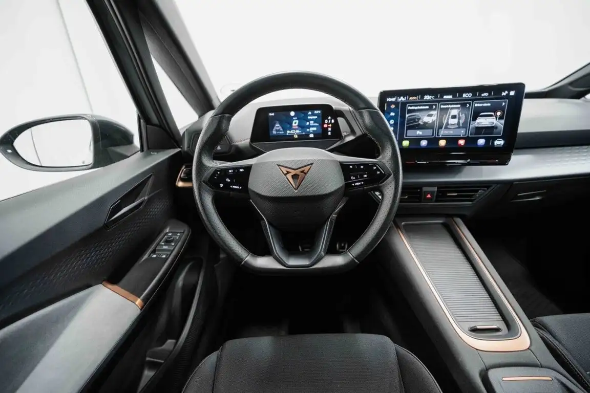 CUPRA BORN
