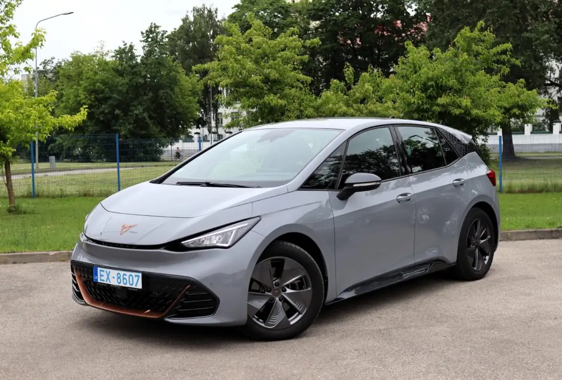 CUPRA BORN