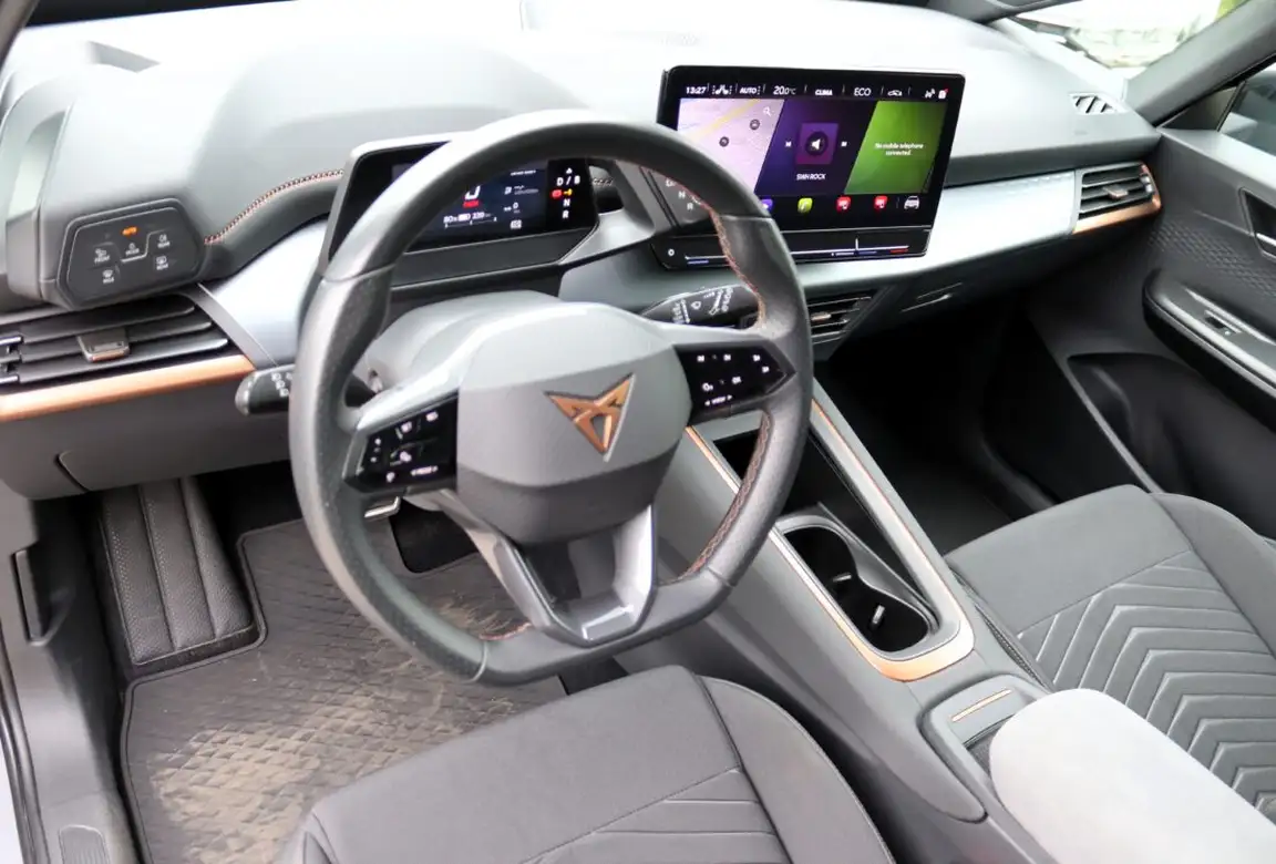 CUPRA BORN