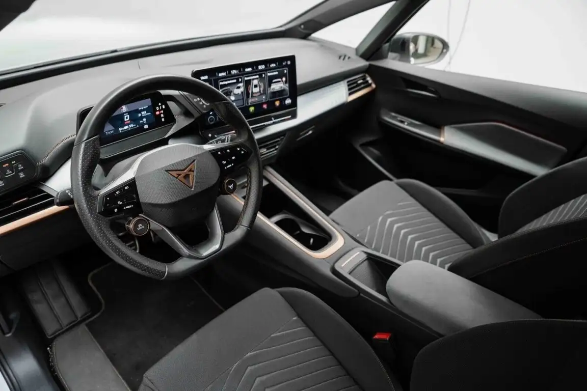 CUPRA BORN