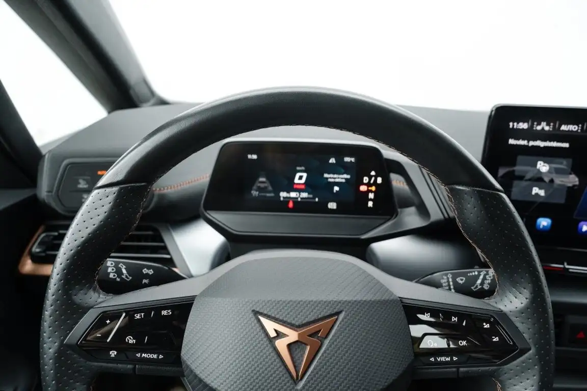 CUPRA BORN