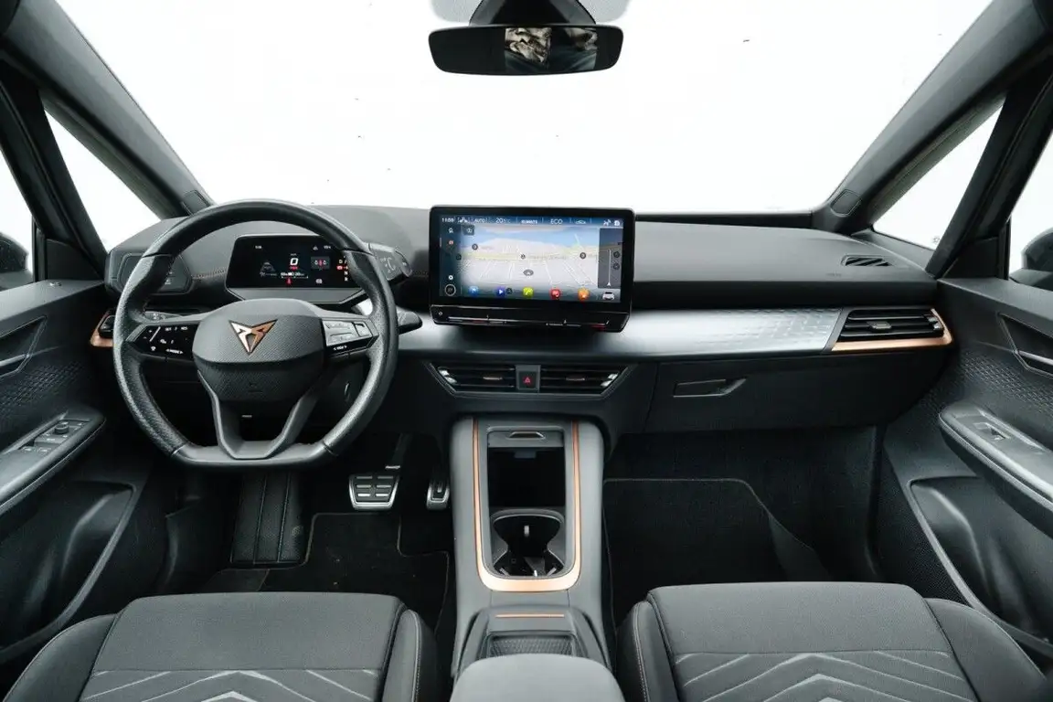 CUPRA BORN