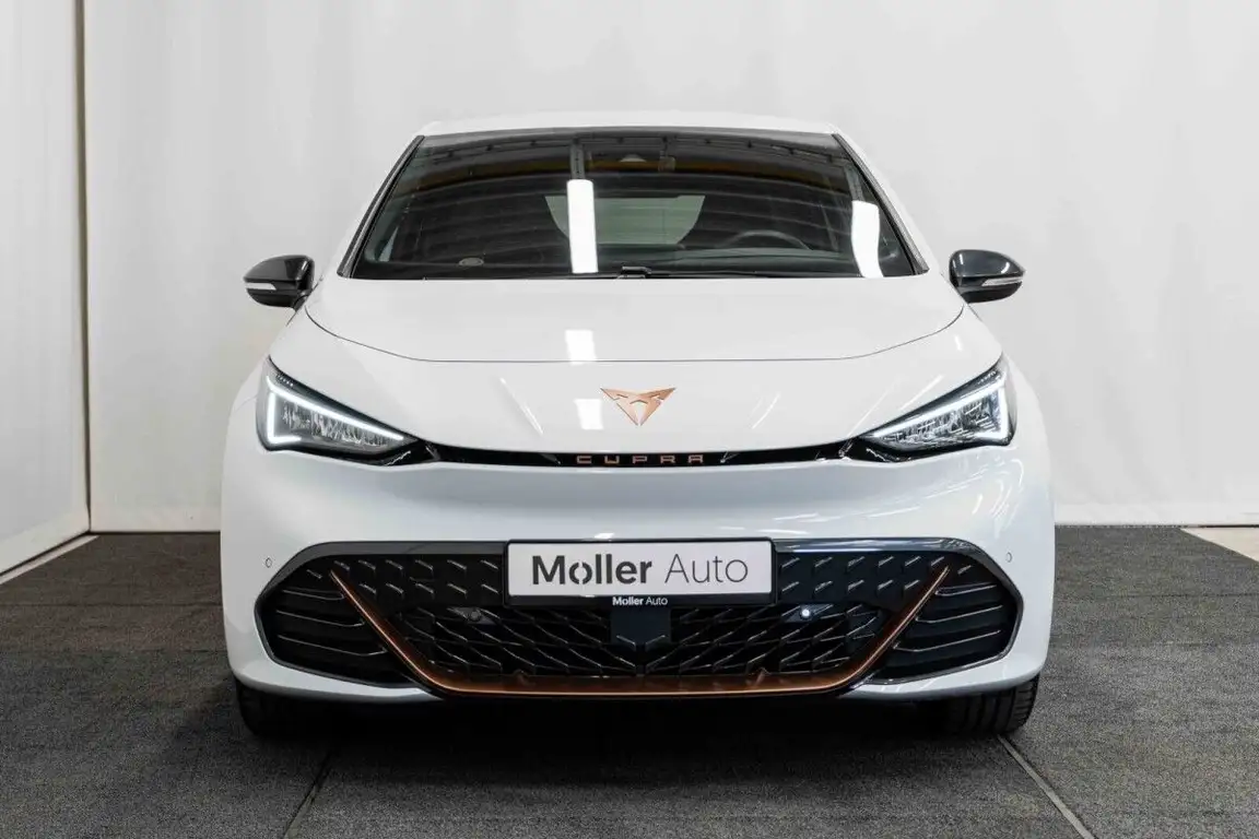CUPRA BORN