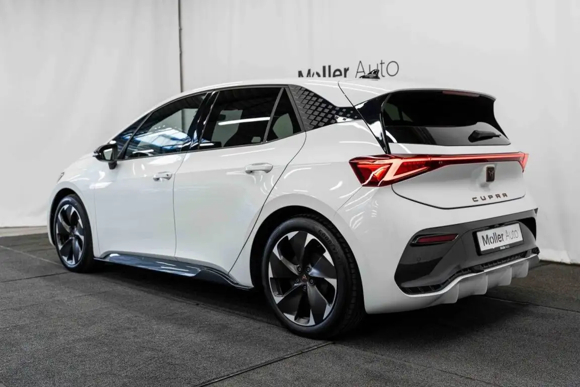 CUPRA BORN