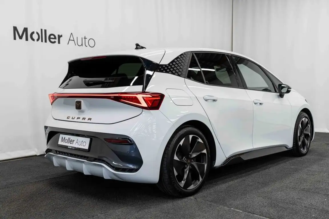 CUPRA BORN