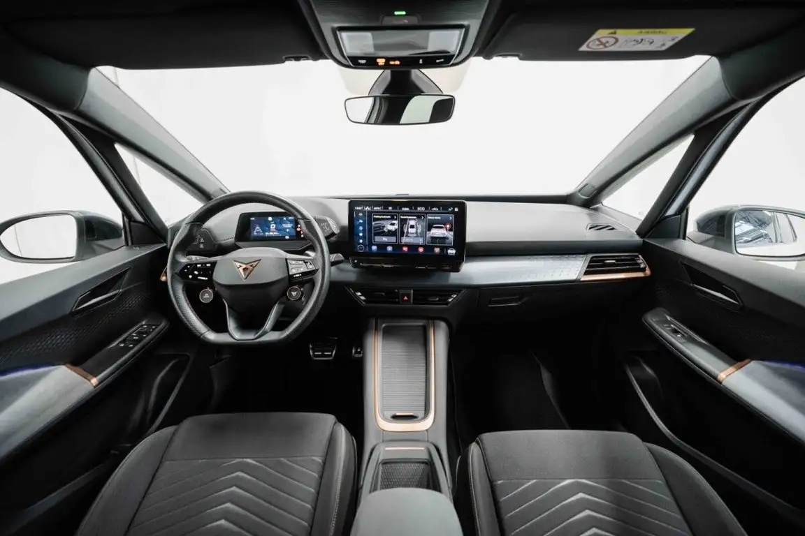 CUPRA BORN