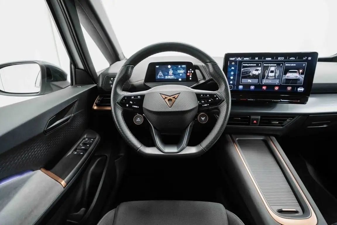 CUPRA BORN