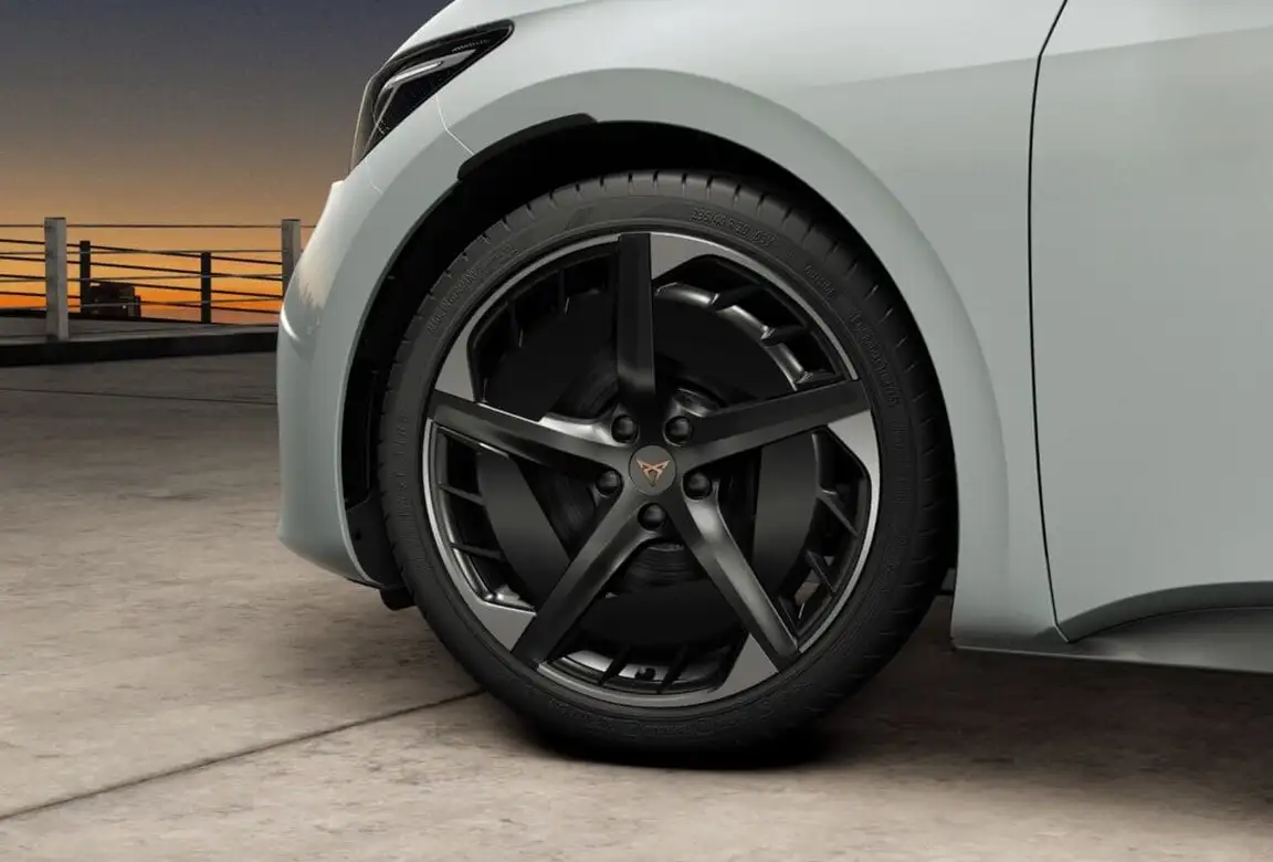 CUPRA BORN