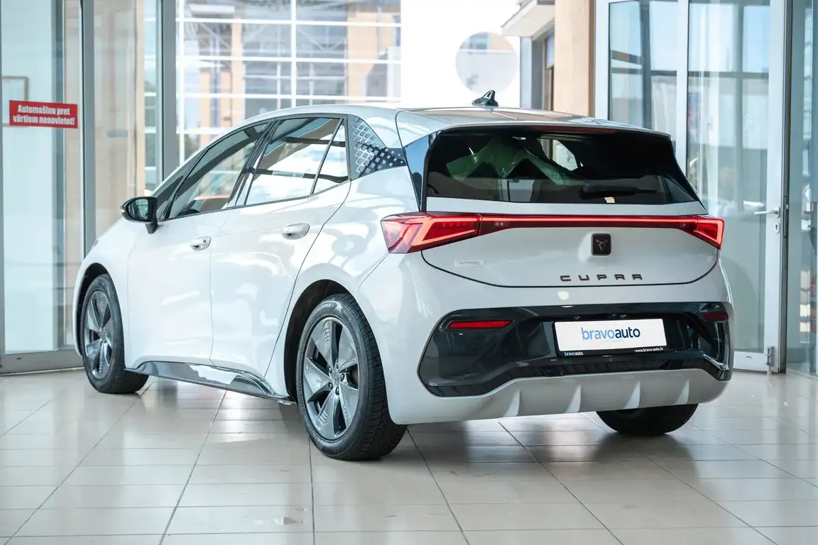 CUPRA BORN