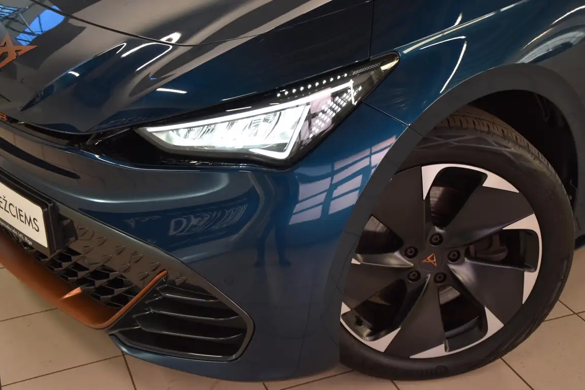 CUPRA BORN