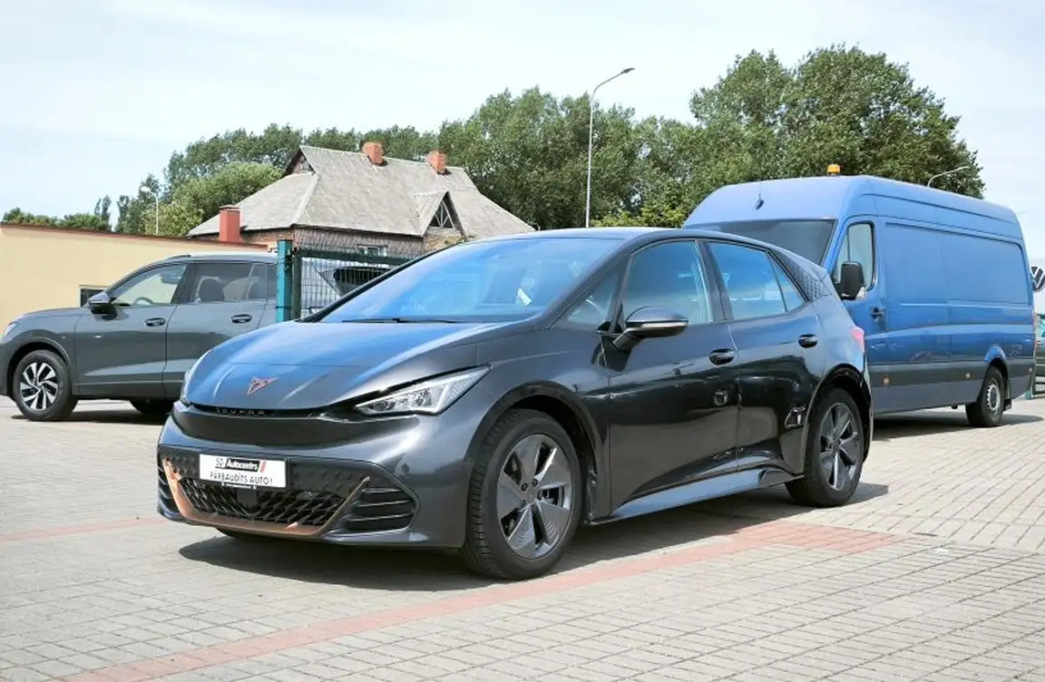 CUPRA BORN
